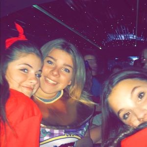 Meet your Posher, Ella